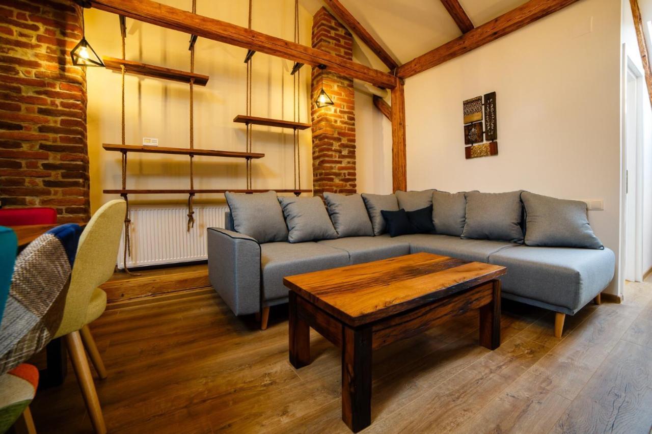 Alpine Loft Appartement Câmpulung Moldovenesc Buitenkant foto