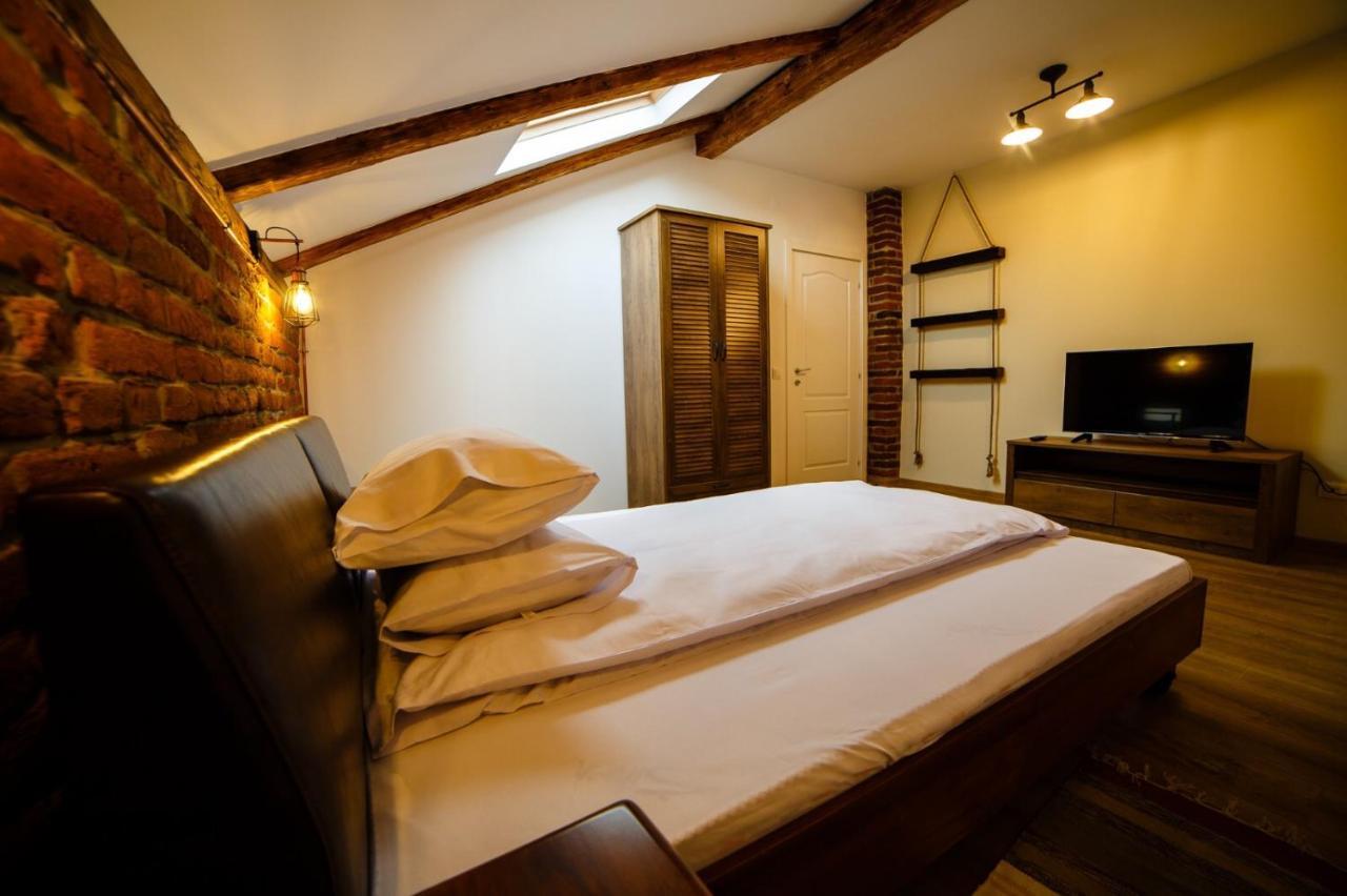 Alpine Loft Appartement Câmpulung Moldovenesc Buitenkant foto