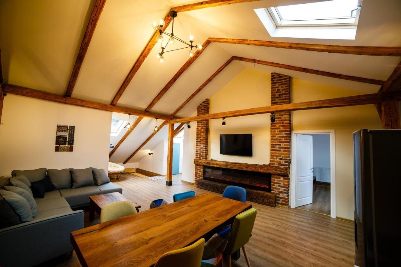 Alpine Loft Appartement Câmpulung Moldovenesc Buitenkant foto