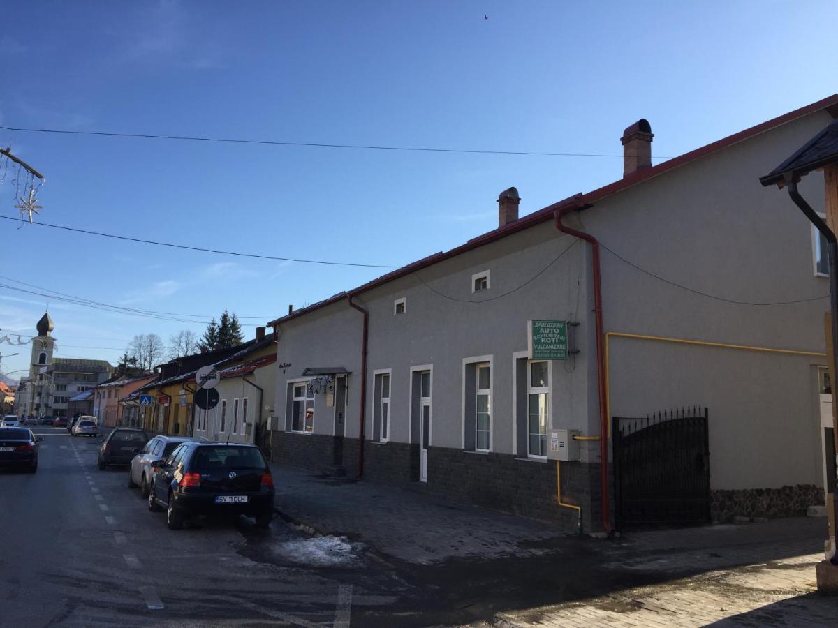 Alpine Loft Appartement Câmpulung Moldovenesc Buitenkant foto